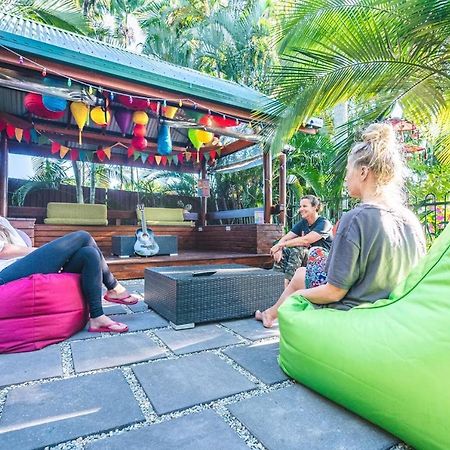 Tropic Days Boutique Hostel ケアンズ エクステリア 写真
