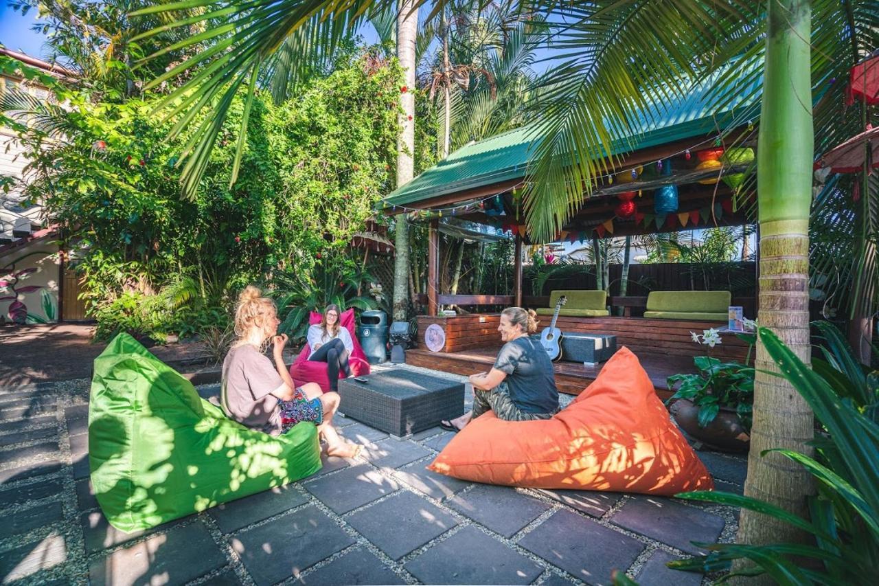 Tropic Days Boutique Hostel ケアンズ エクステリア 写真