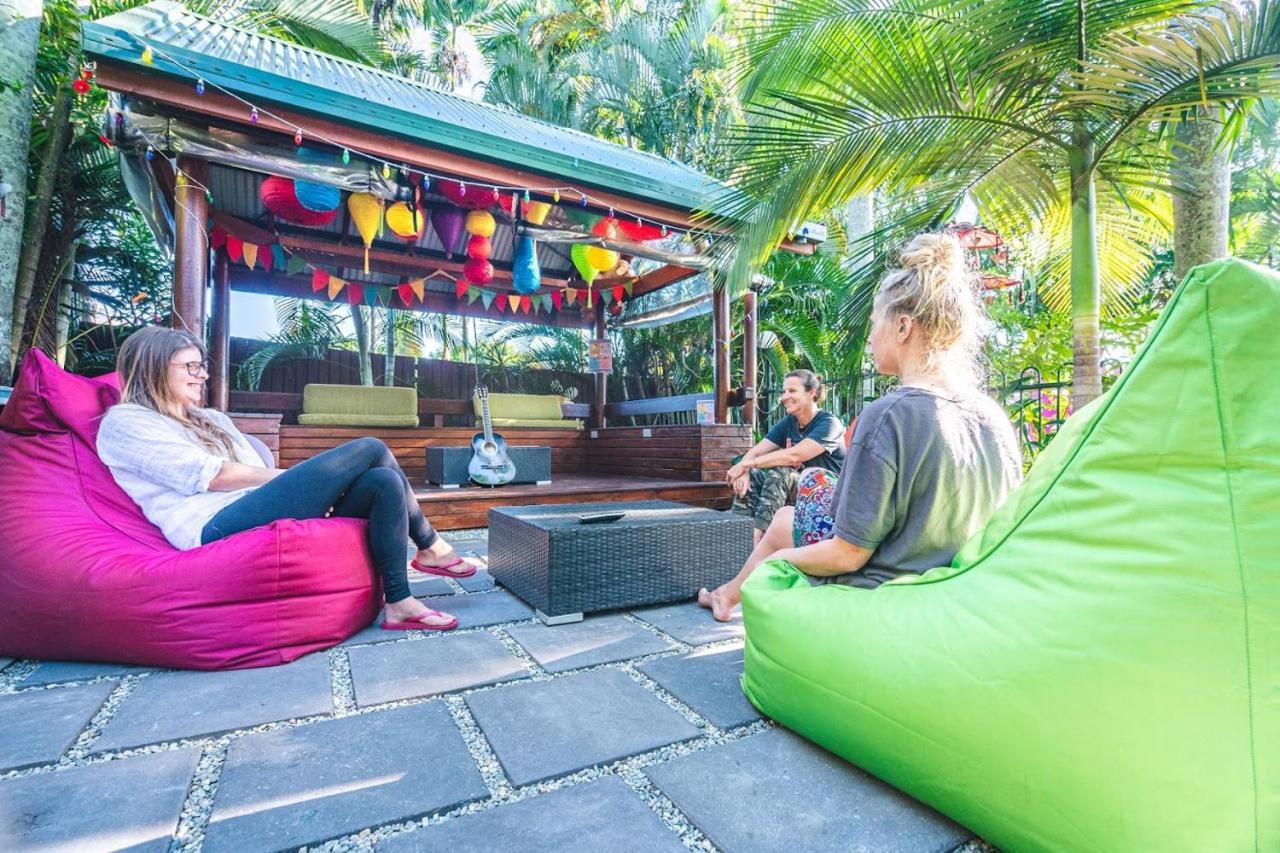 Tropic Days Boutique Hostel ケアンズ エクステリア 写真